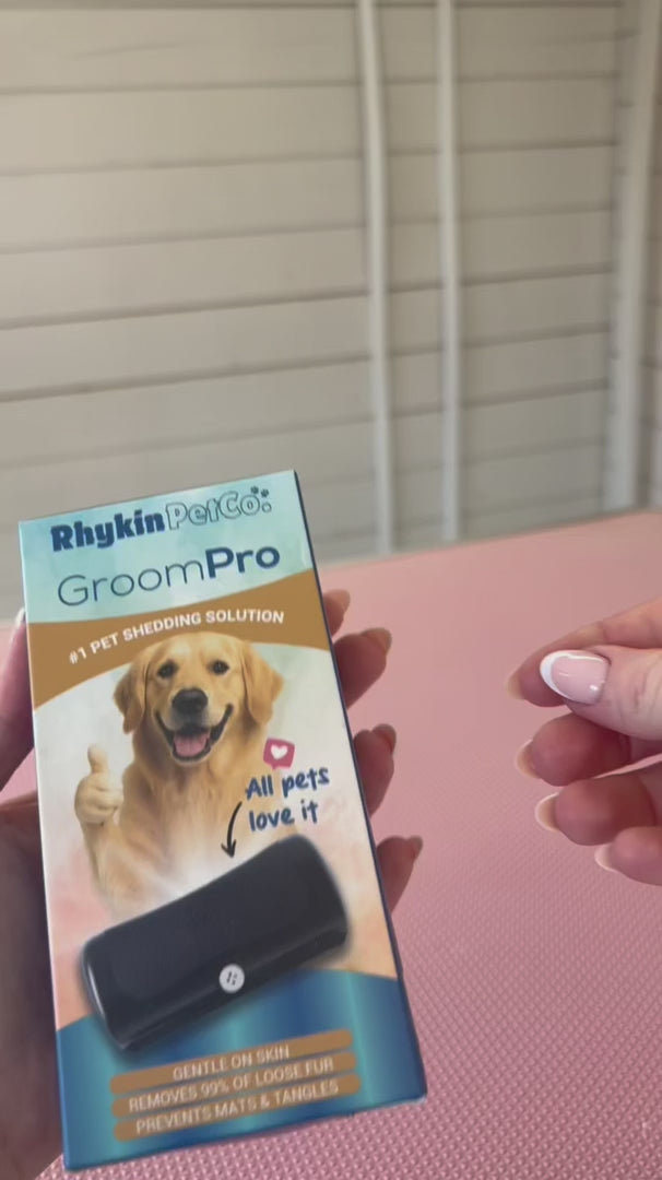 Pet Deshedding Tool video